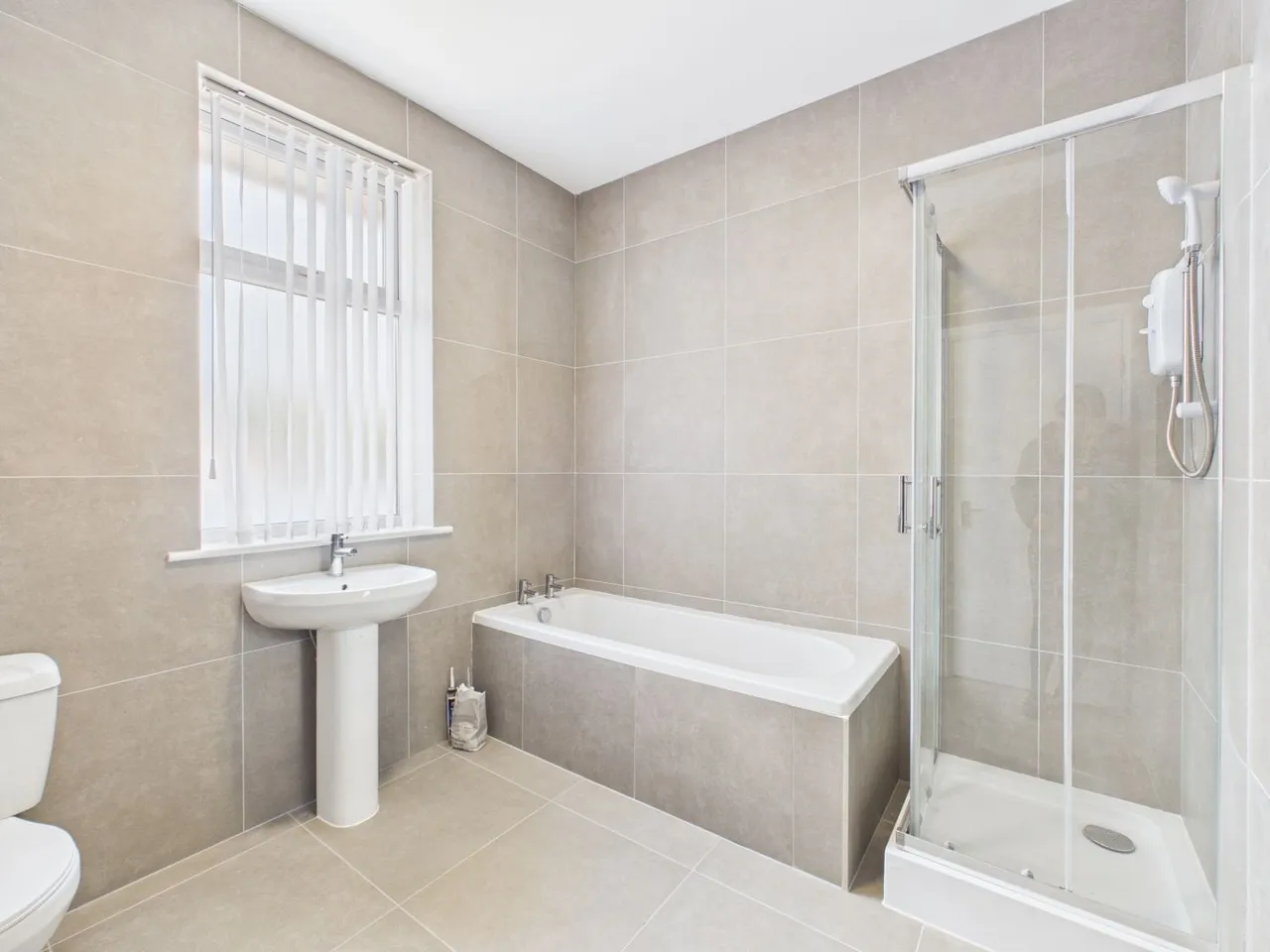 Bradford Road, Manchester, M40, photo 25