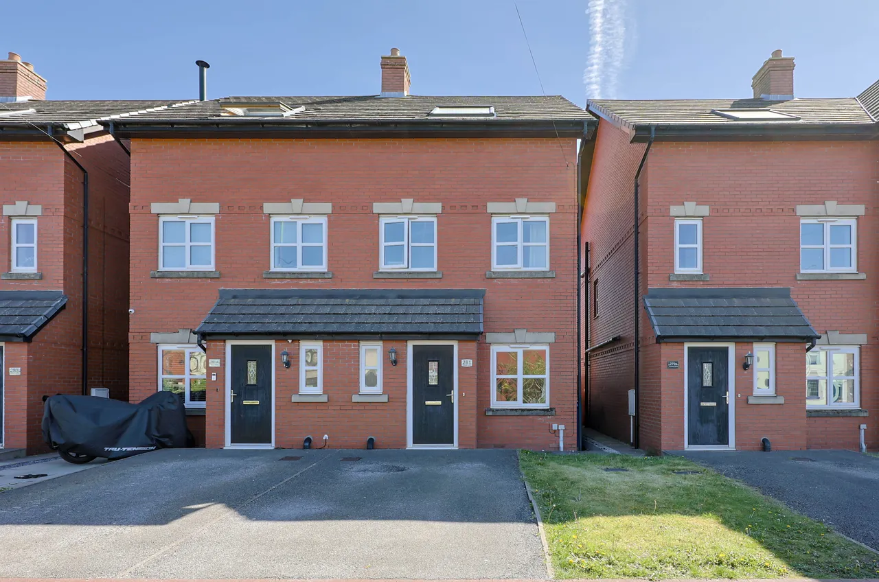 3 bed house for sale, Preston Road, Standish
