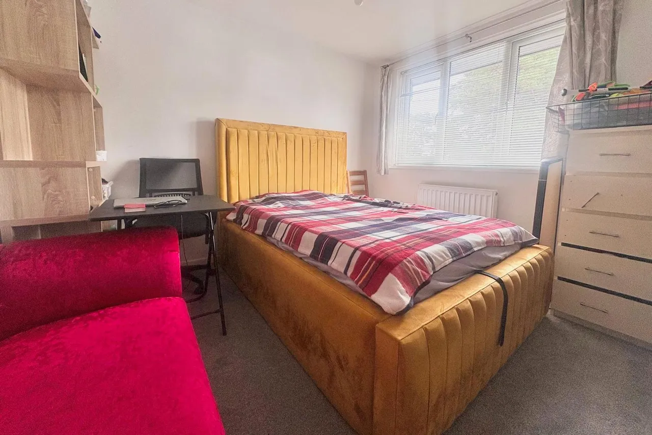 Lamerton Close, Bordon, Hampshire, GU35 0HZ, photo 6