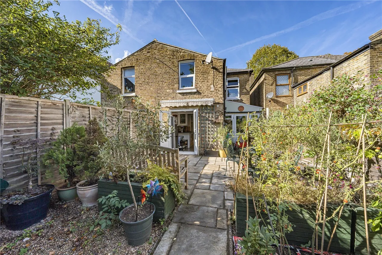 Colham Avenue, Yiewsley, UB7, photo 18