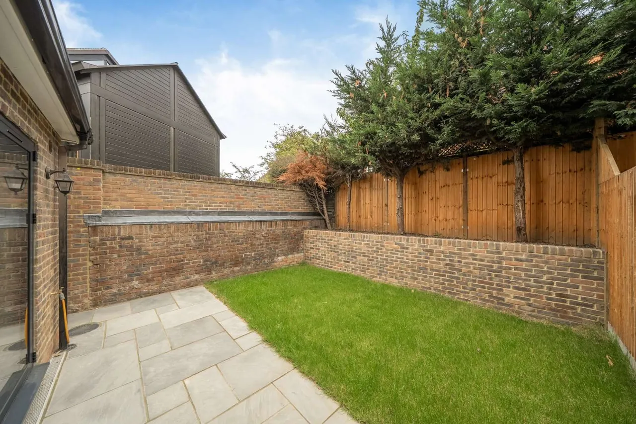 Platts Lane, London, NW3, photo 4