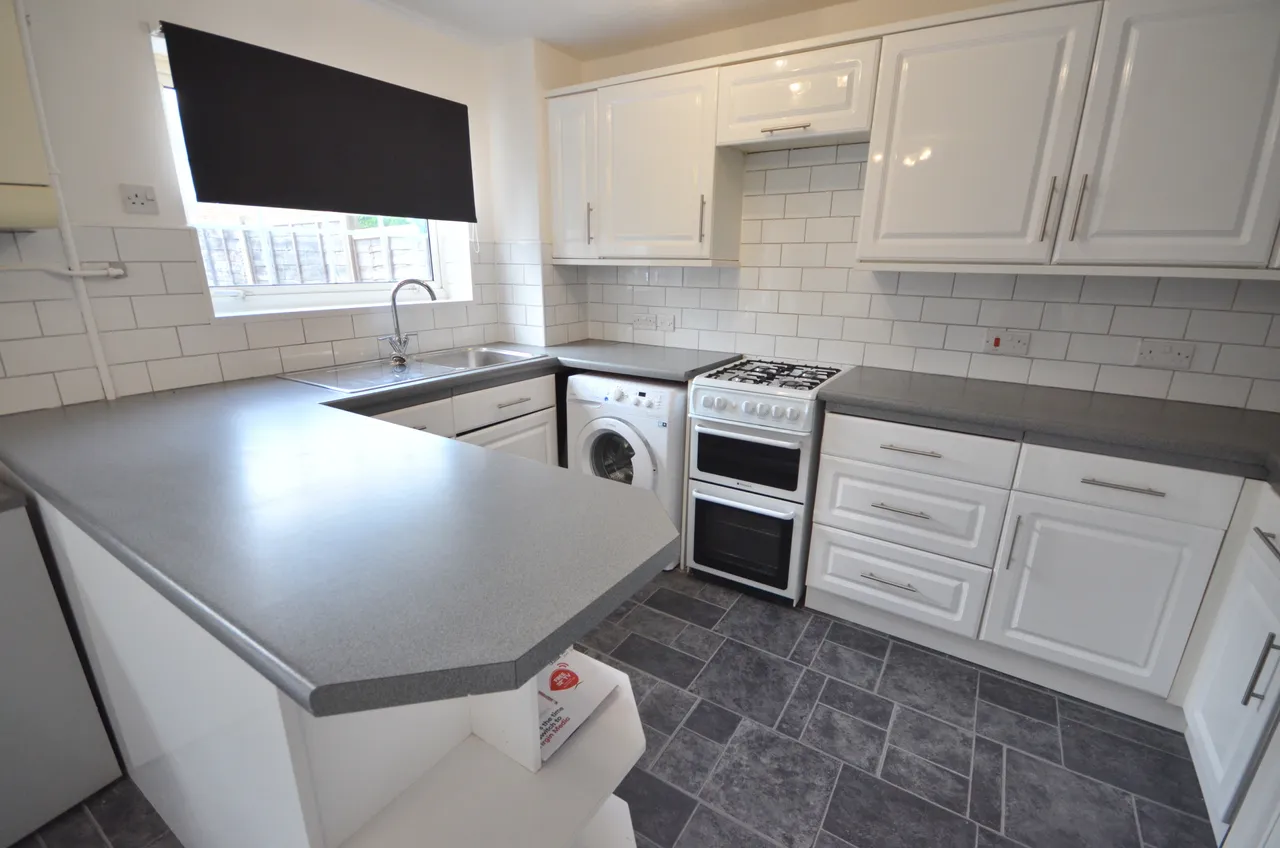 Mierscourt Road, Rainham, ME8, photo 2
