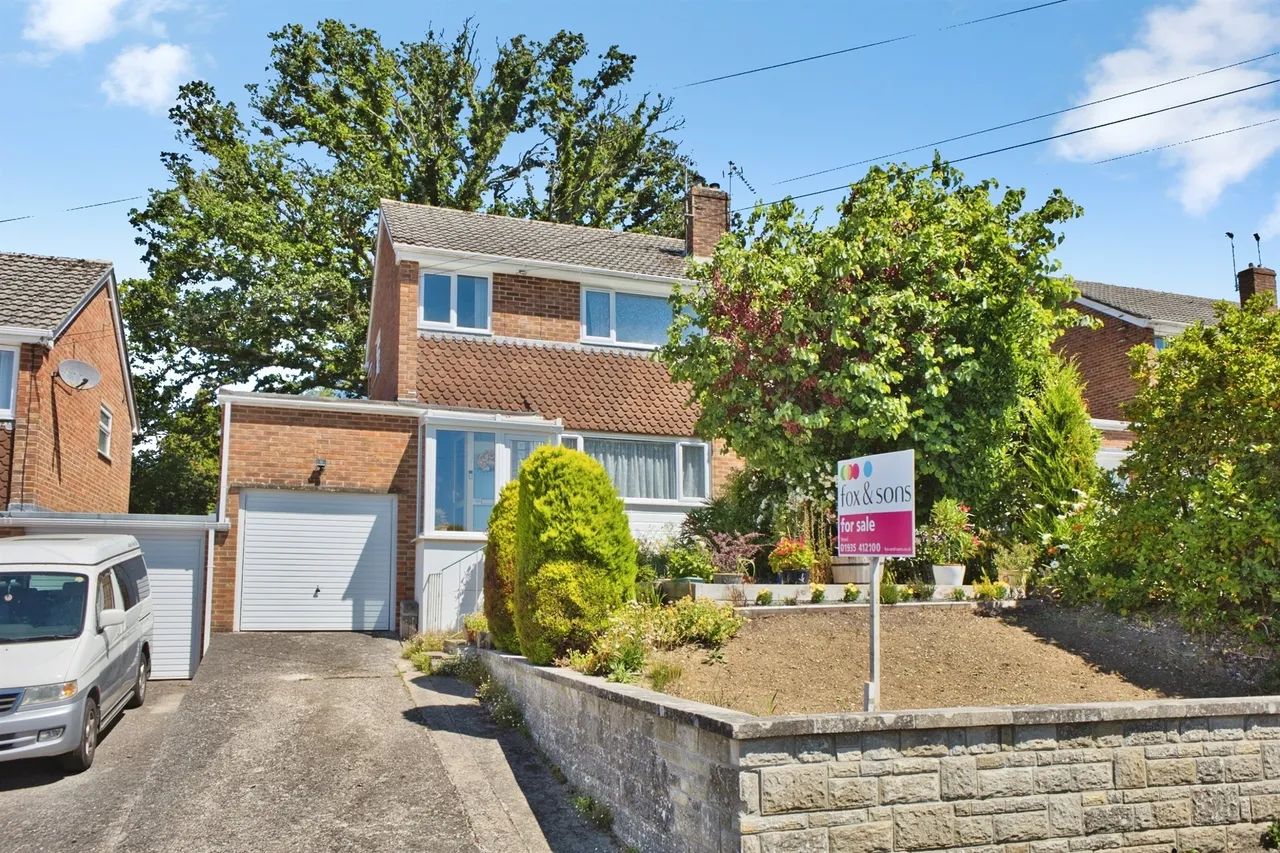 3 bed house for sale — Osborne Road, Yeovil
