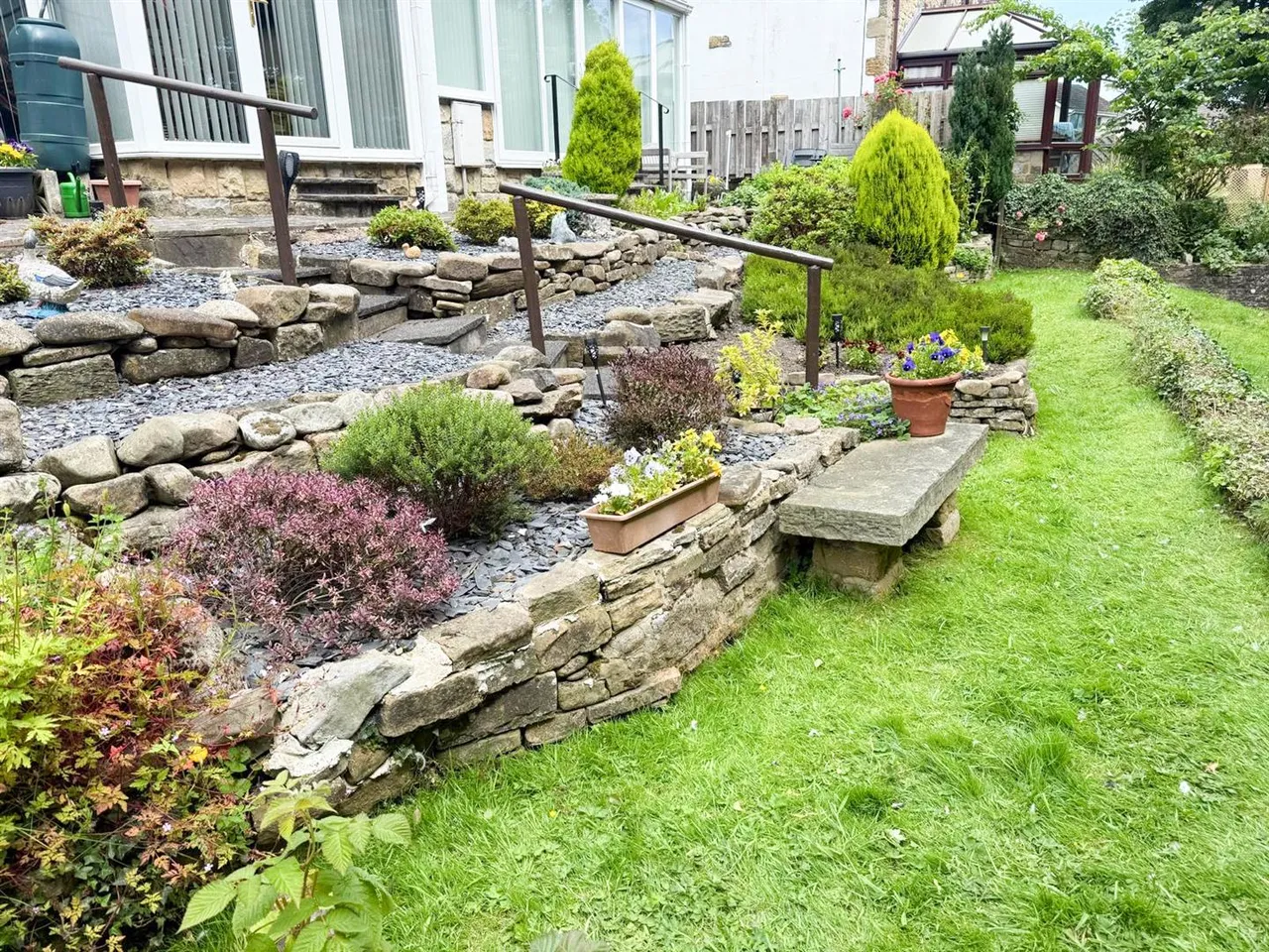 Colne Road, Glusburn, BD20 8RG, photo 22