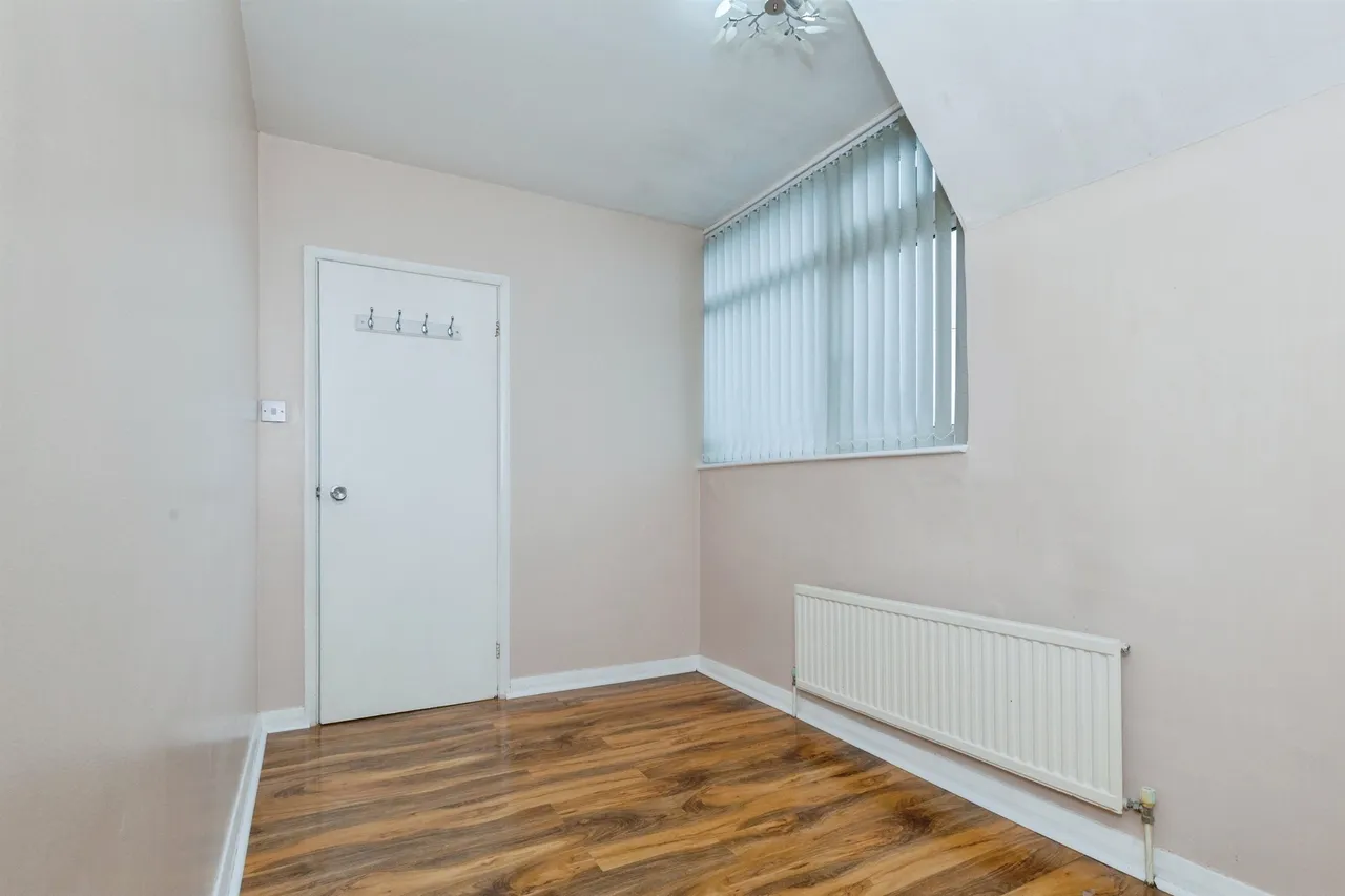 Queen Street, Oadby, LE2, photo 14