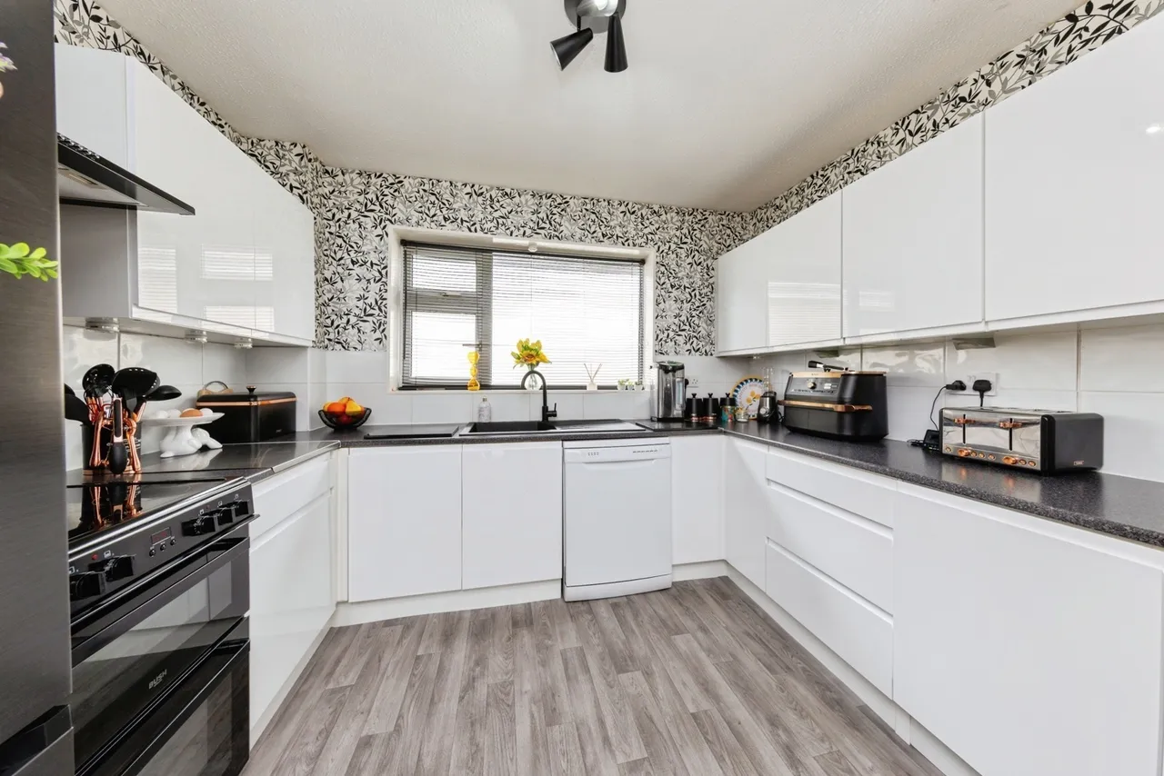 Elder Grove, Llangunnor, SA31, photo 4