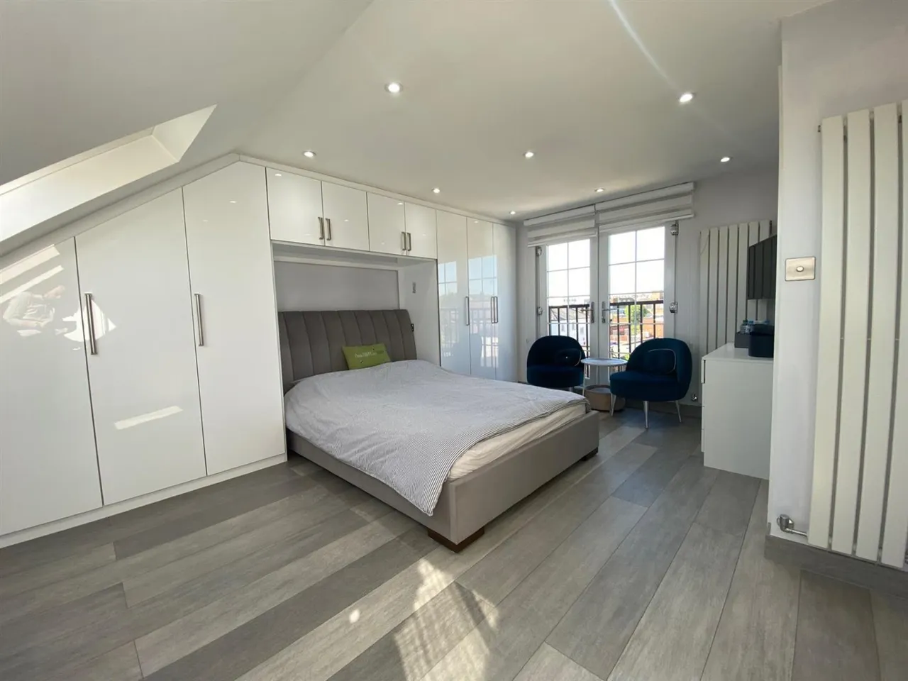 Normanshire Drive, London, photo 15