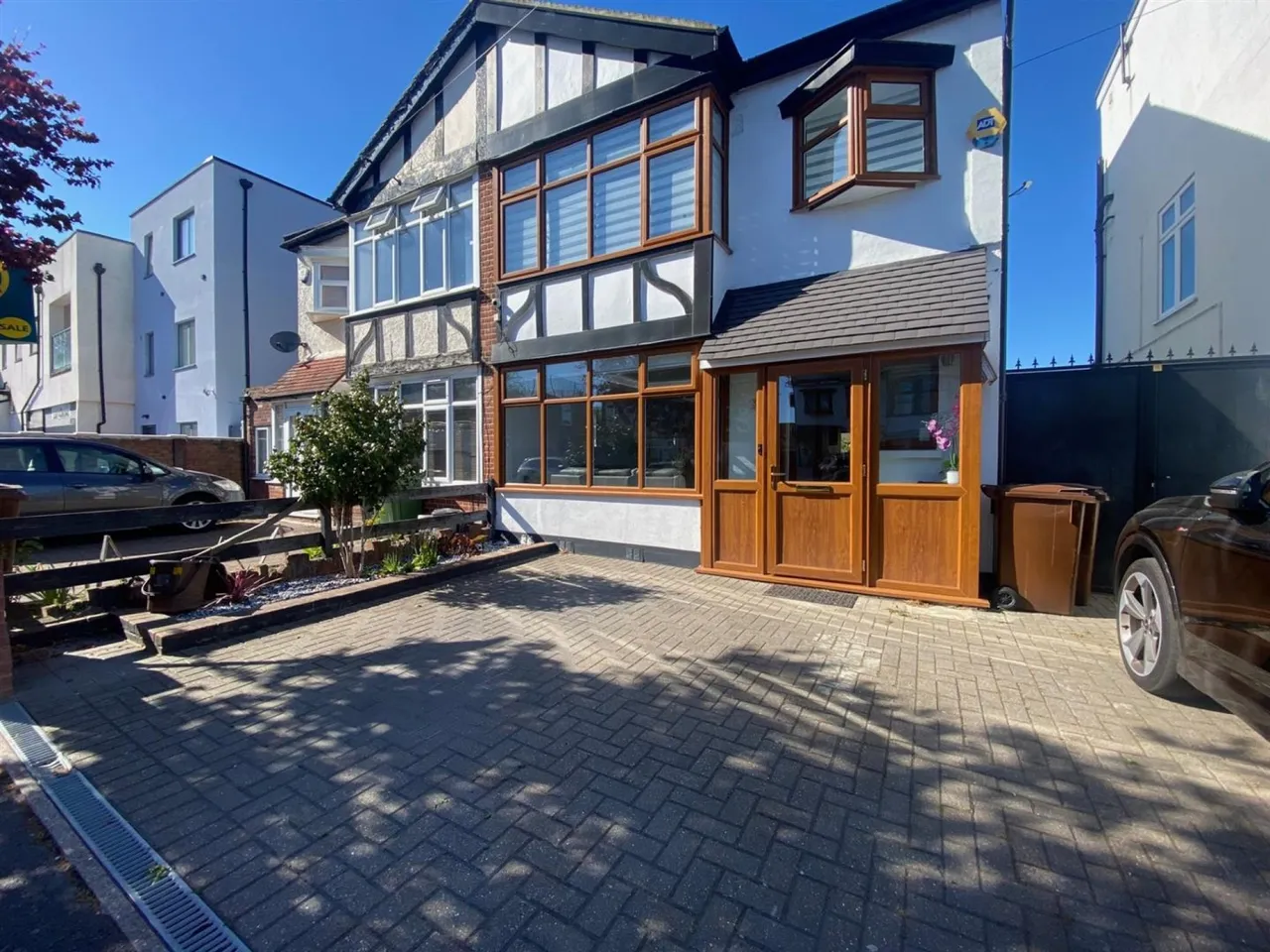4 bed house for sale, Normanshire Drive, London