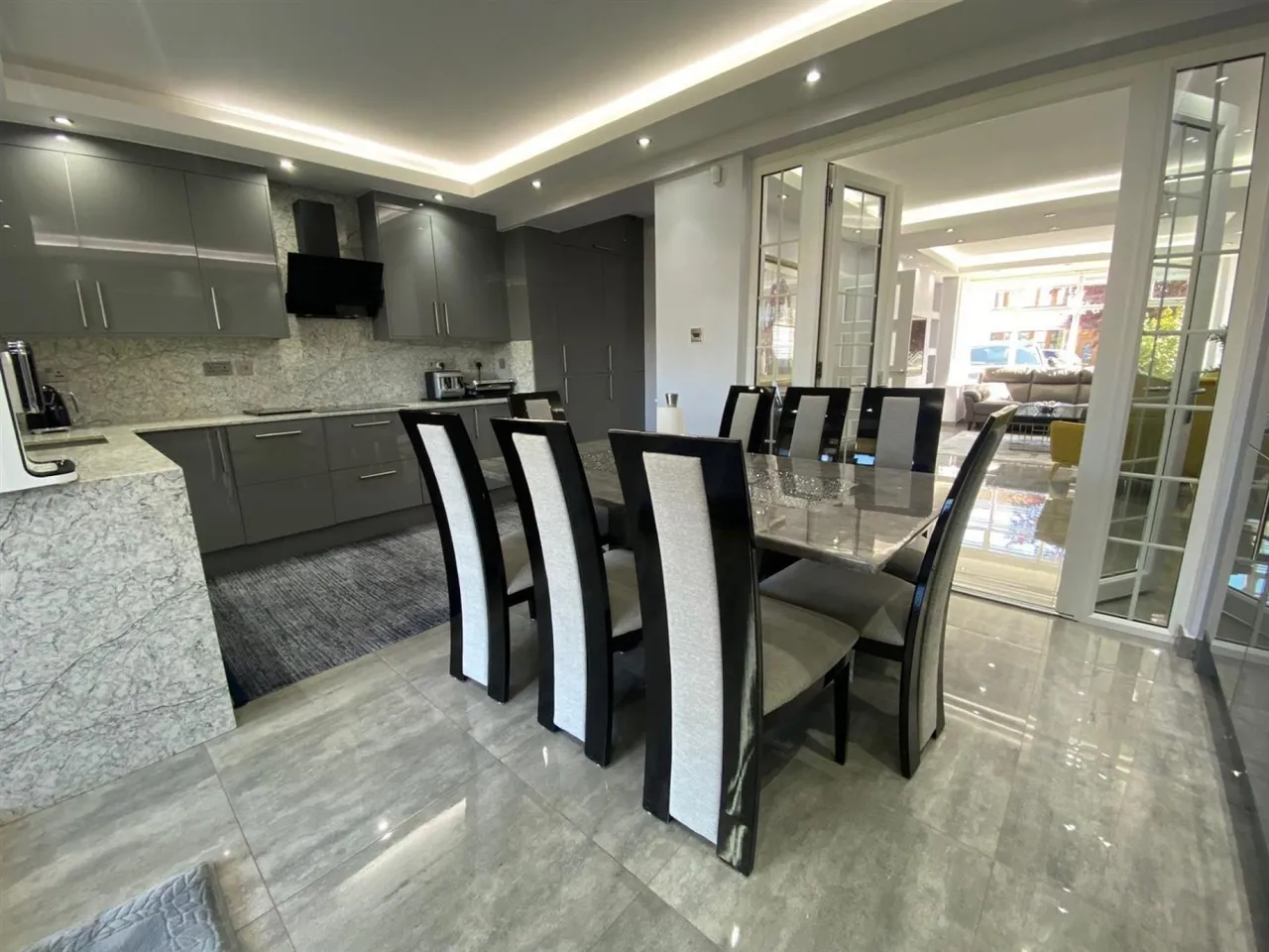 Normanshire Drive, London, photo 6