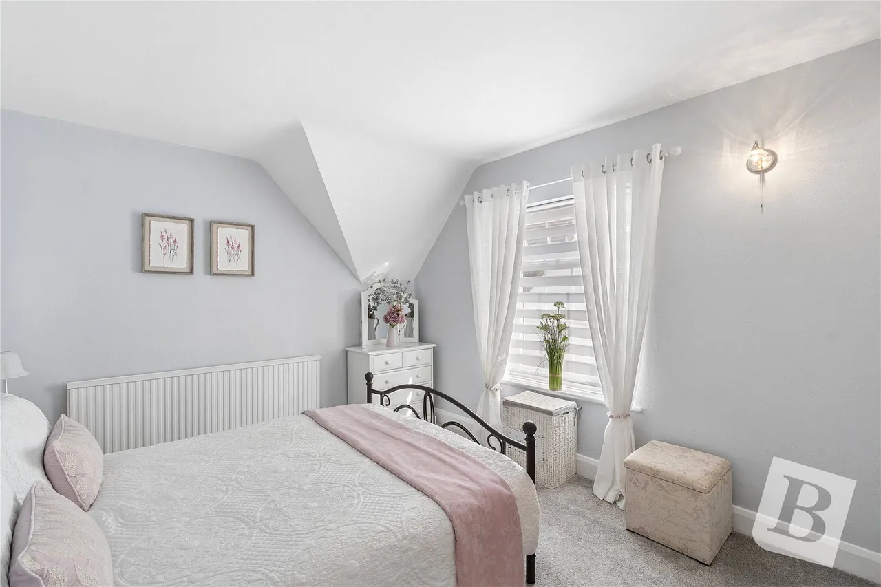 Deveron Way, Rise Park, RM1, photo 11