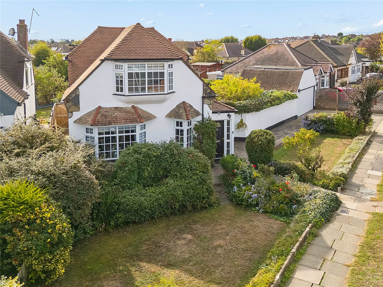 4 bed house for sale, Deveron Way, Rise Park, RM1