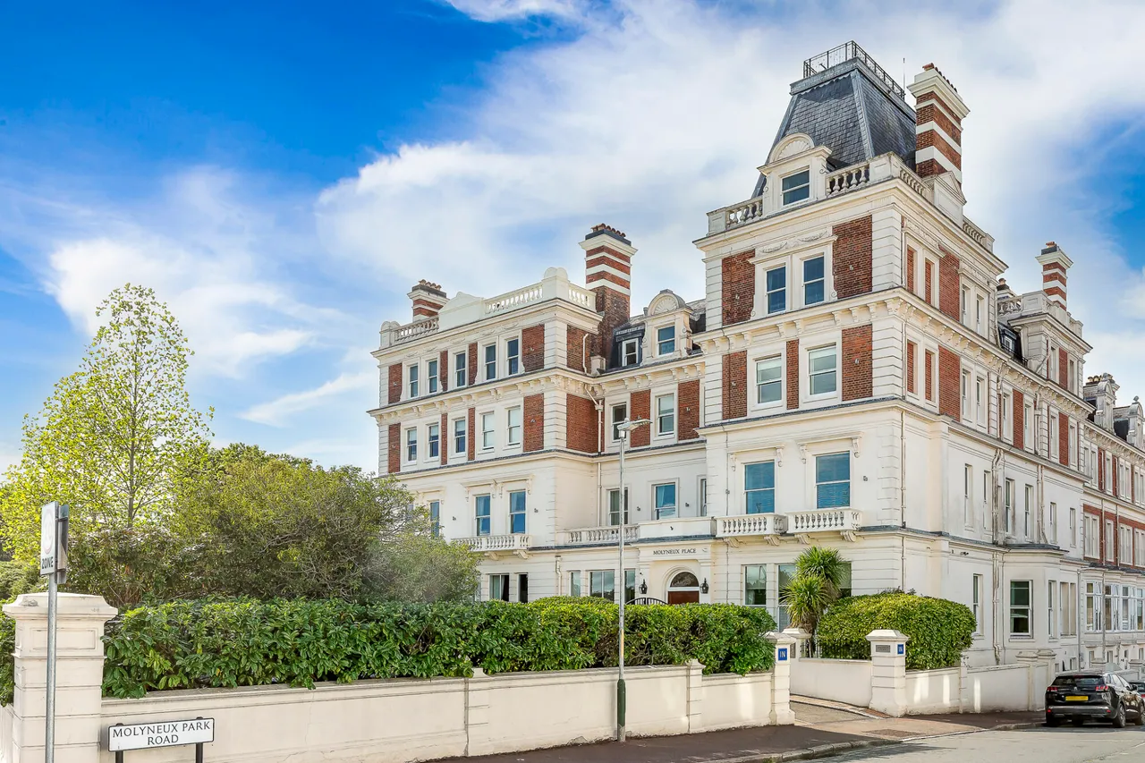Molyneux Park Road, Tunbridge Wells, Kent, TN4 8DQ, photo 11