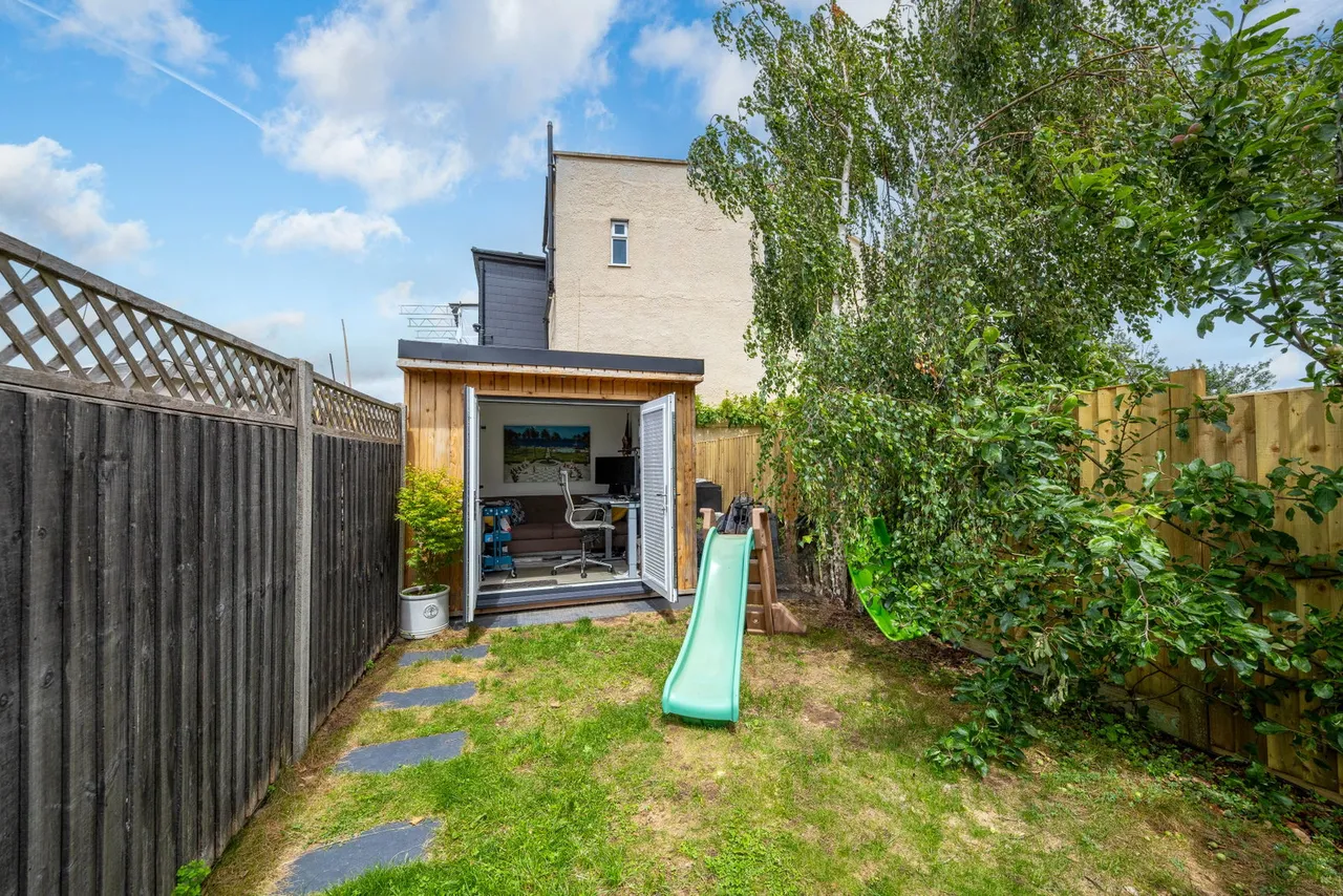 Victor Road, Teddington, photo 10