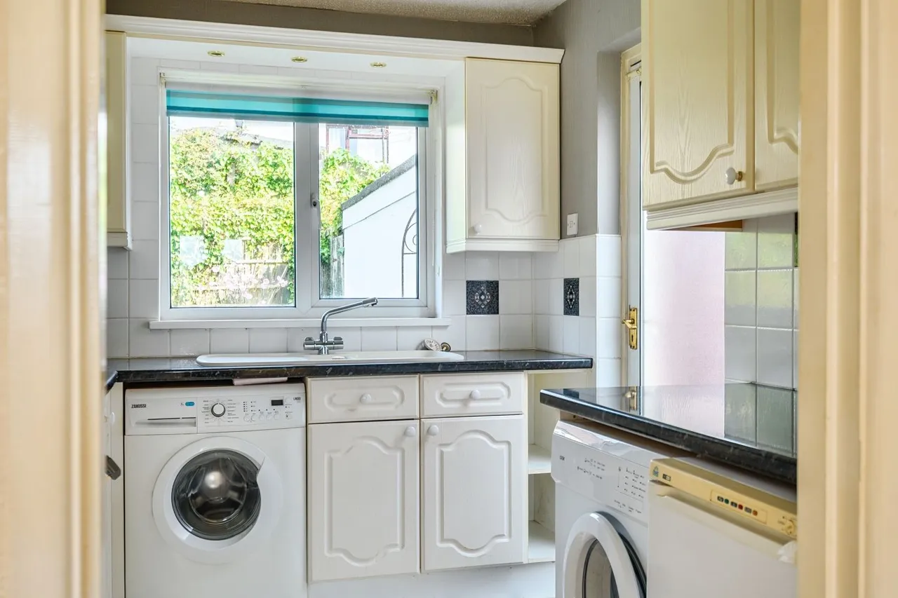Denes Close, Landkey, EX32, photo 10