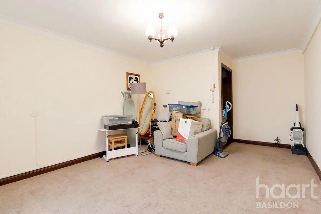 Oakwood Grove, Basildon, SS13, photo 2