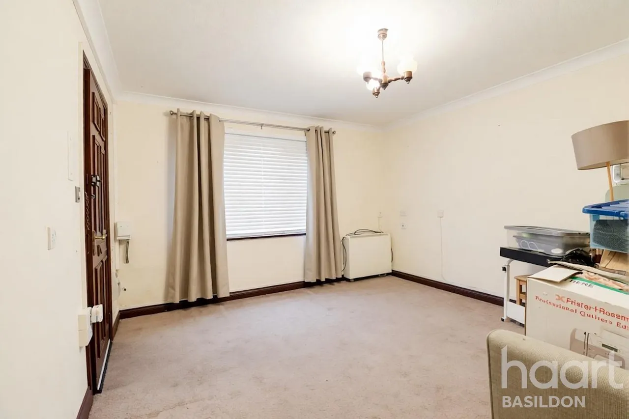 Oakwood Grove, Basildon, SS13, photo 3