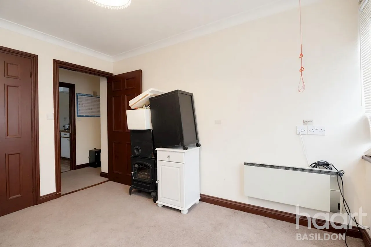 Oakwood Grove, Basildon, SS13, photo 8