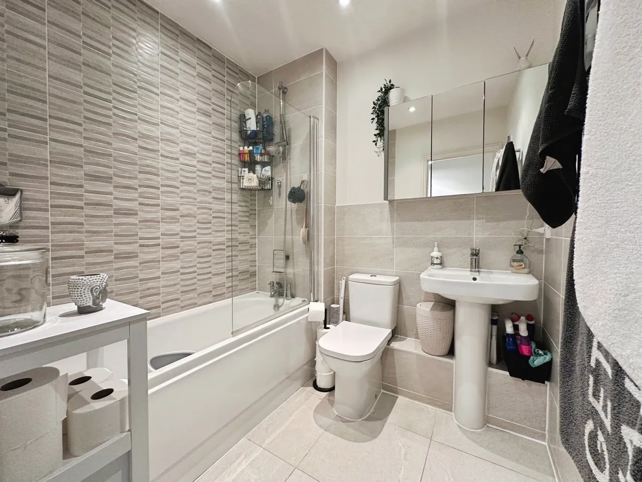 Minley Road, Fleet, Hampshire, GU51 2AD, photo 5