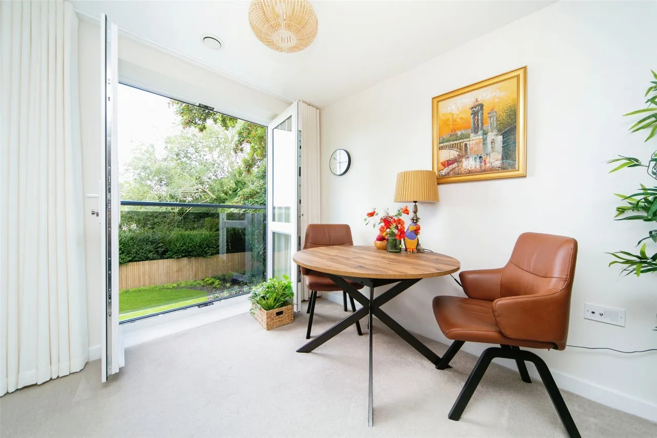 Hooton Road, Willaston, CH64, photo 6