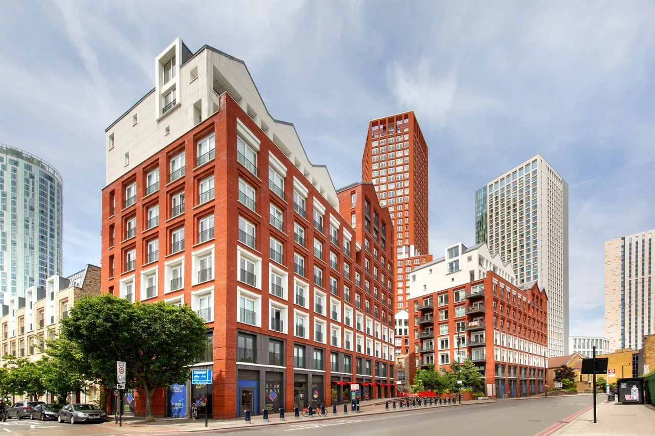 Exchange Gardens, London, SW8, photo 2