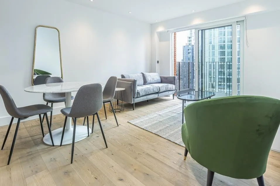 1 bed flat for sale, Exchange Gardens, London, SW8