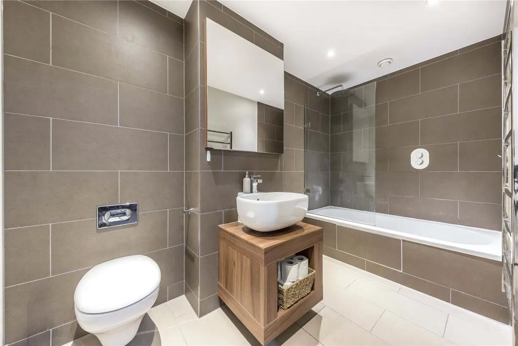 Whitechapel High Street, Aldgate, E1, photo 6