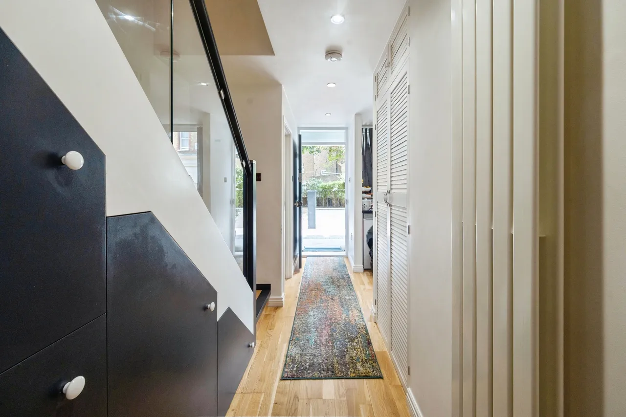 Ironmonger Row, London, EC1V, photo 2