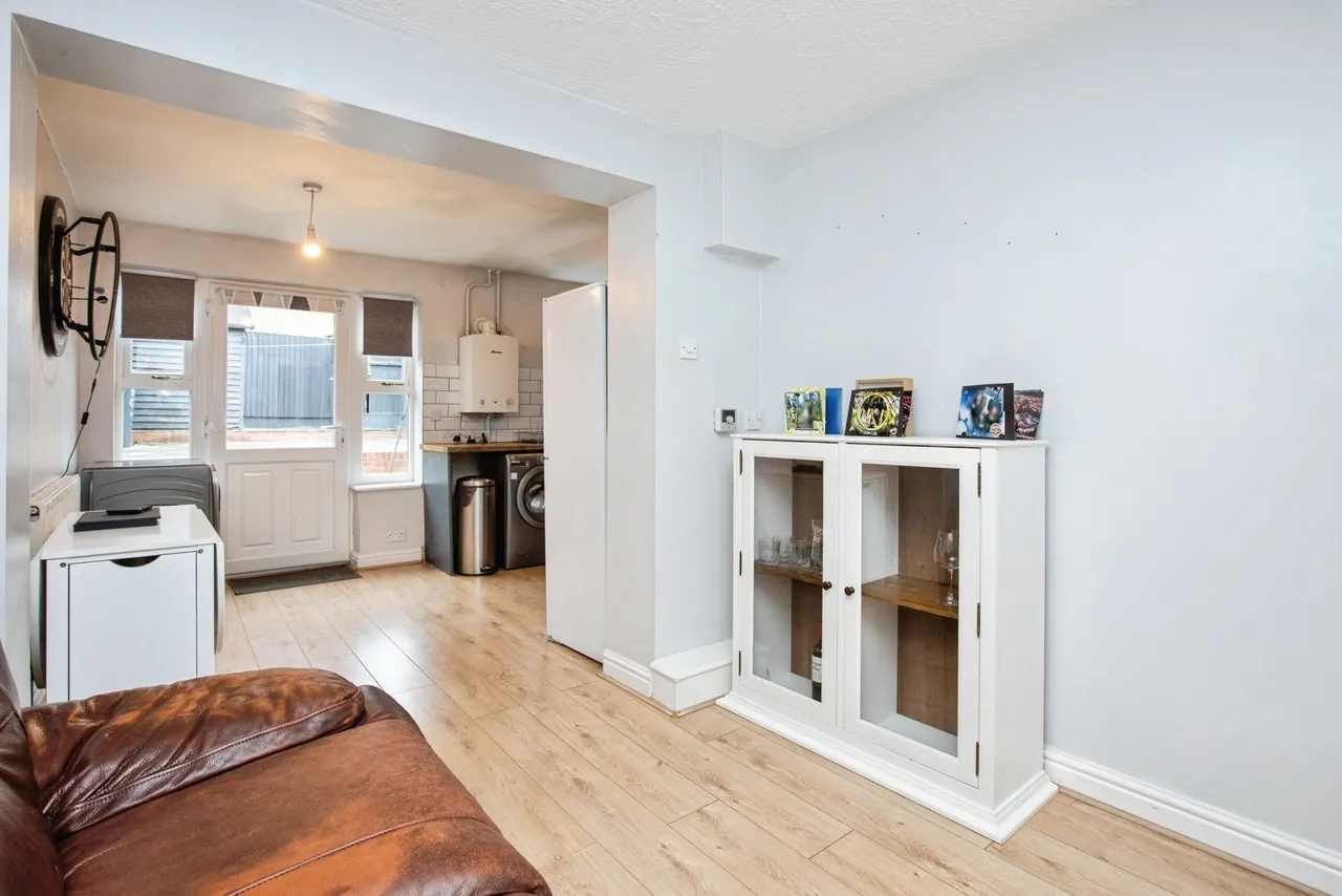 Crowtrees Drive, Sutton-in-Ashfield, Nottinghamshire, NG17, photo 4