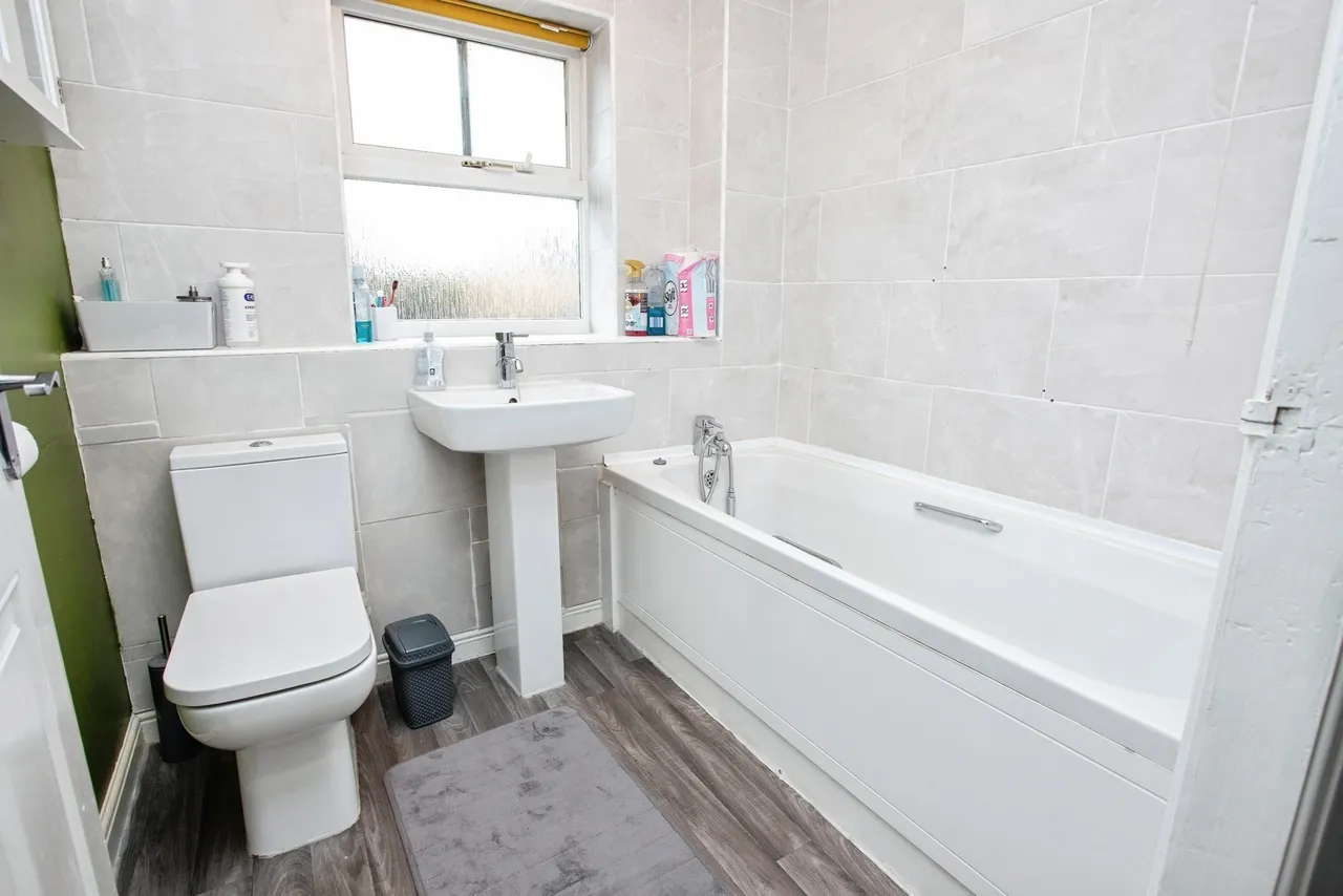 Crowtrees Drive, Sutton-in-Ashfield, Nottinghamshire, NG17, photo 12