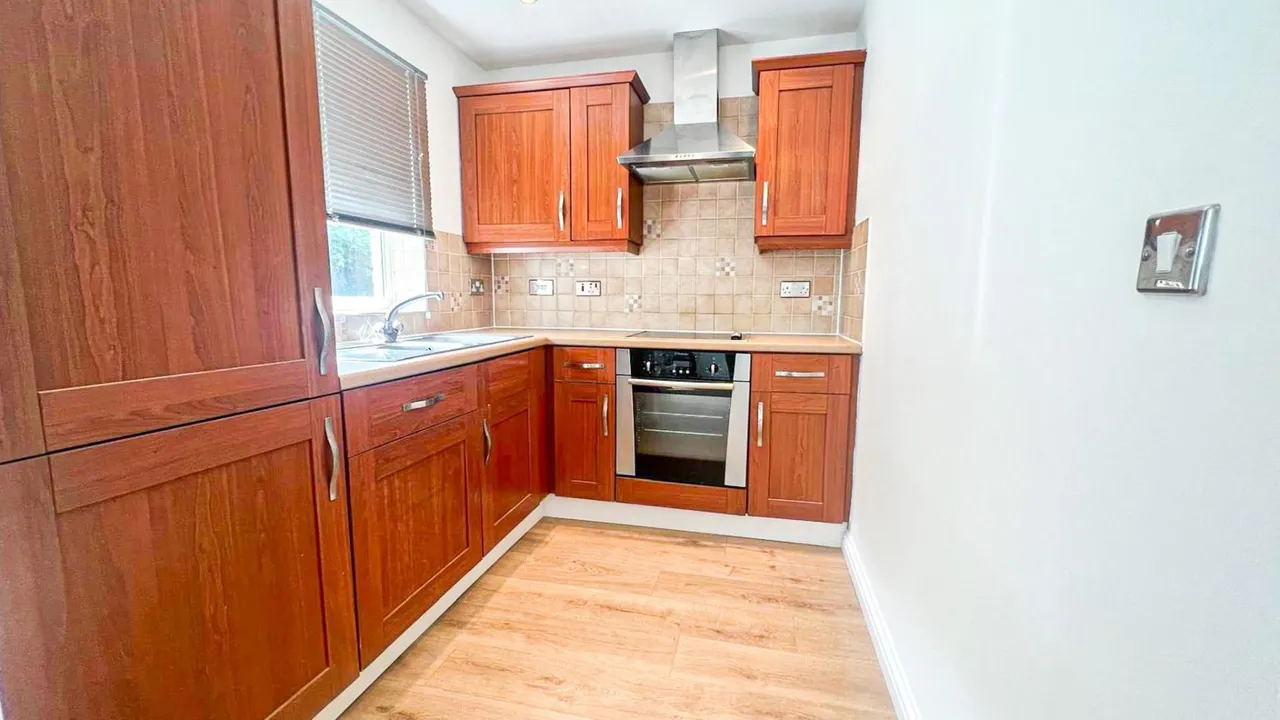Pimlico Court Pegs Lane, Hertford, Herts SG13 8EB, photo 3