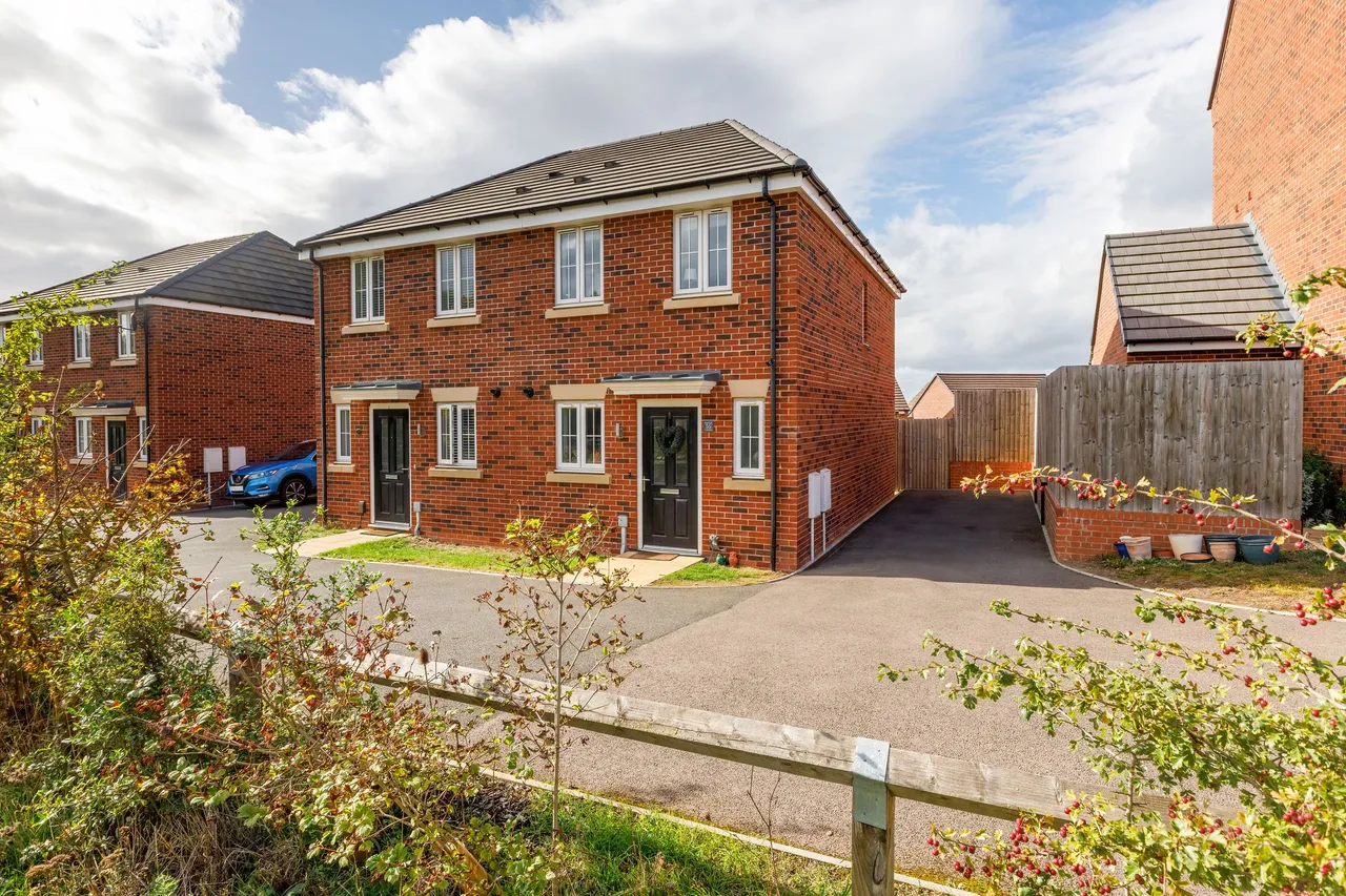 2 bed house for sale, Roseacre Gardens, Warwick, CV34