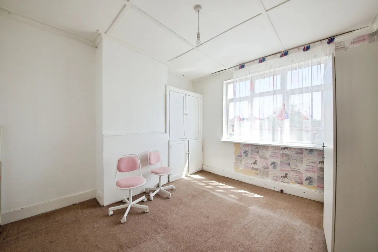 York Road, London, N18, photo 15