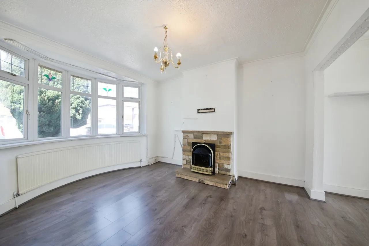 York Road, London, N18, photo 21