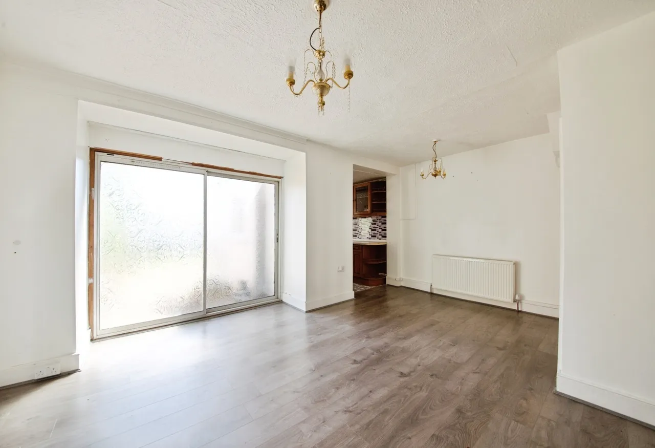 York Road, London, N18, photo 5