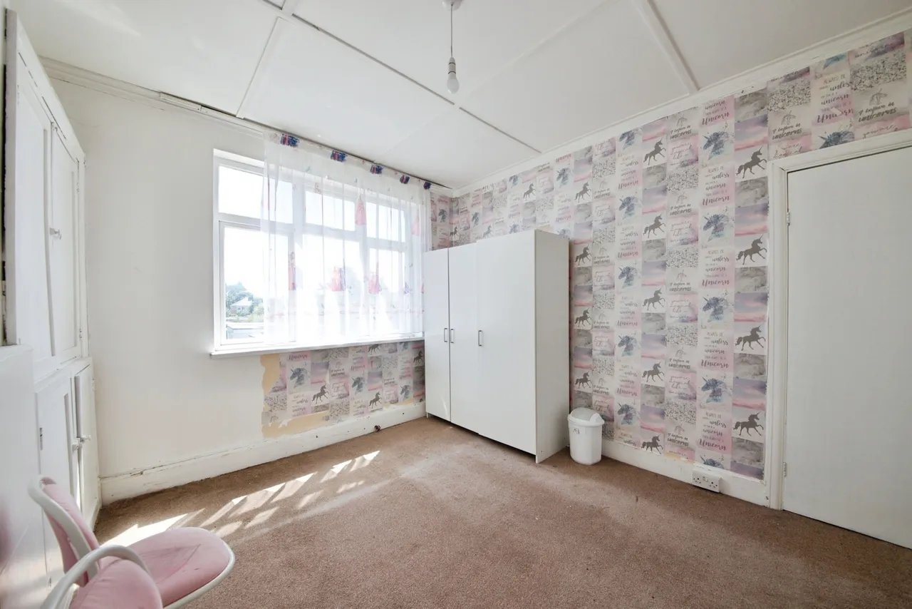 York Road, London, N18, photo 14