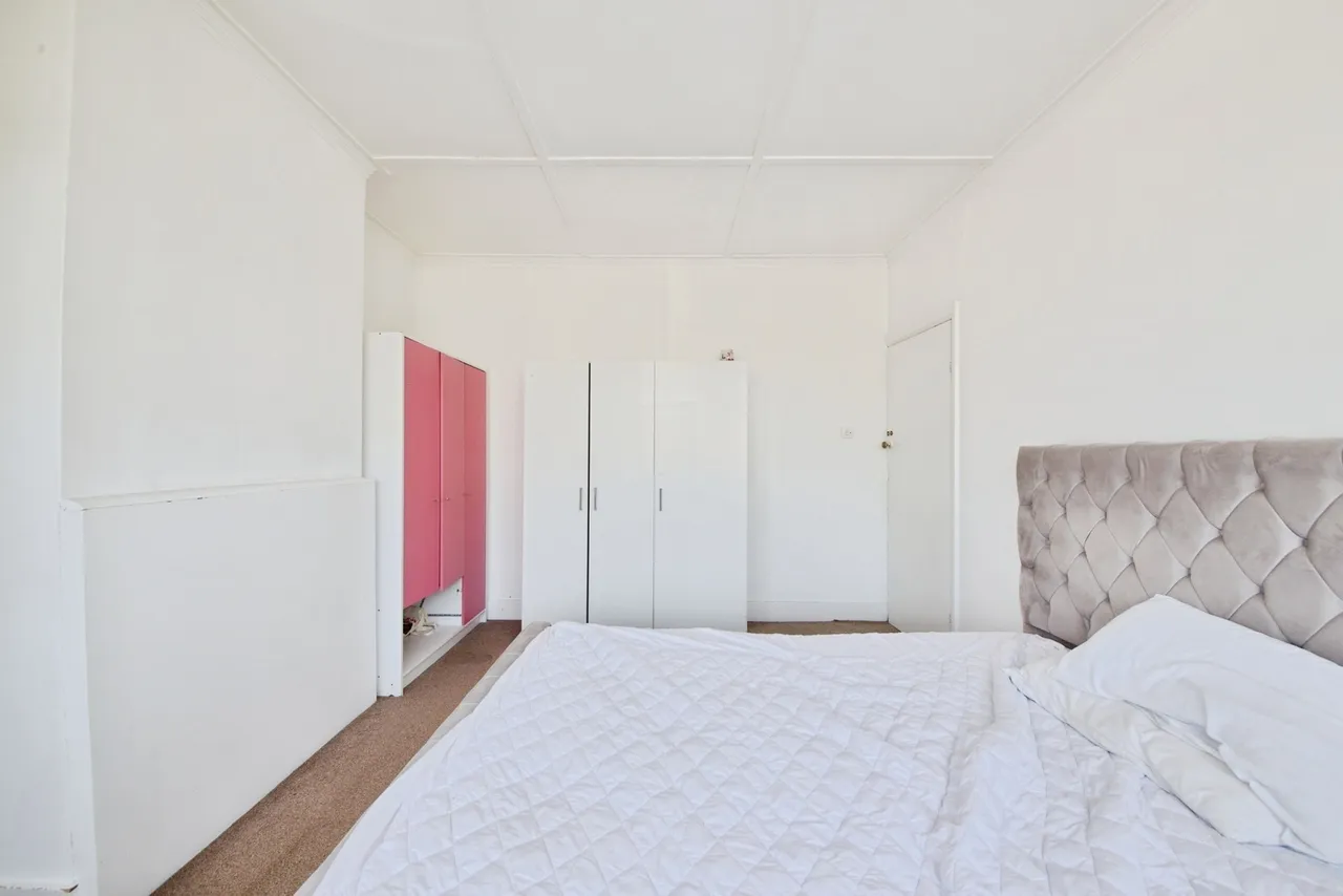 York Road, London, N18, photo 12