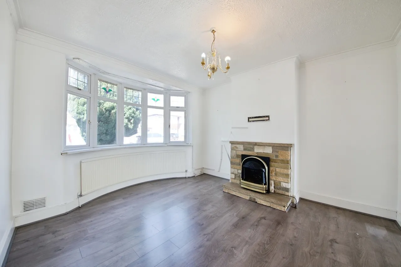 York Road, London, N18, photo 3