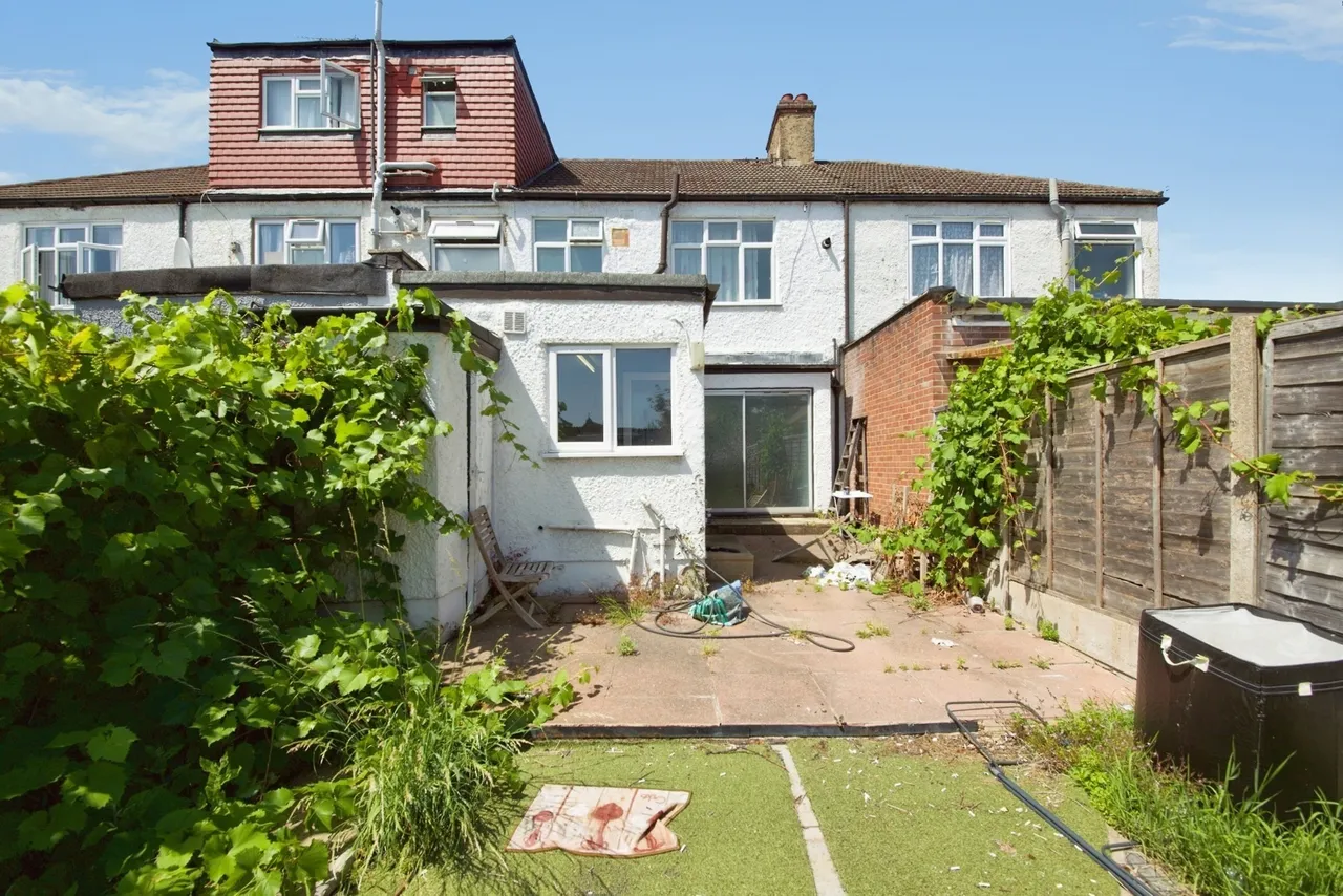York Road, London, N18, photo 19