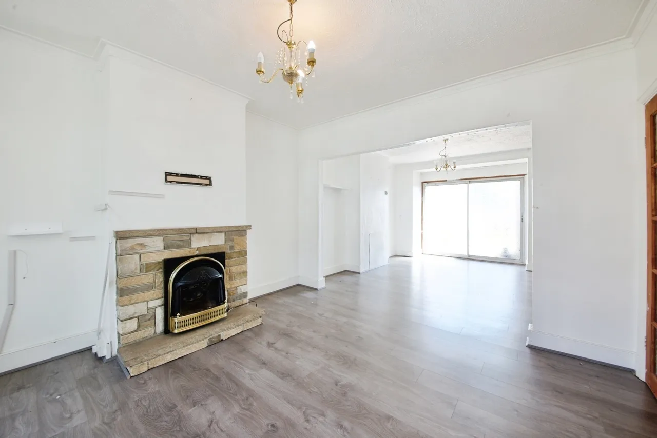 York Road, London, N18, photo 22