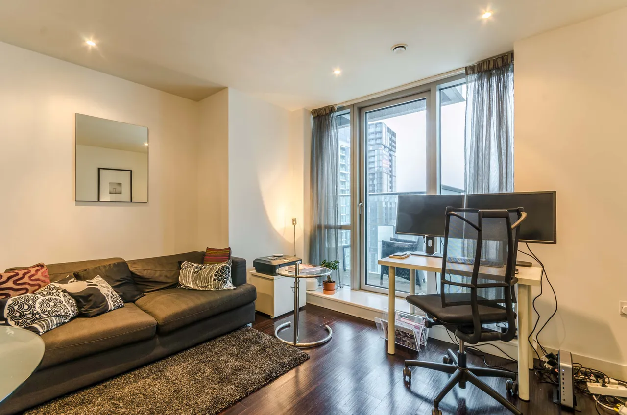 Flat 3302, 3 Pan Peninsula Square, London, photo 5