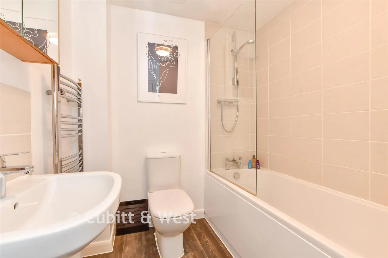 Whiteland Way, Clanfield, PO8, photo 11