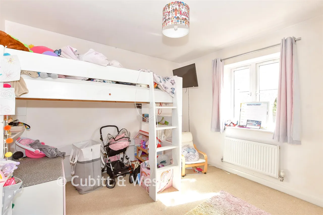 Whiteland Way, Clanfield, PO8, photo 12