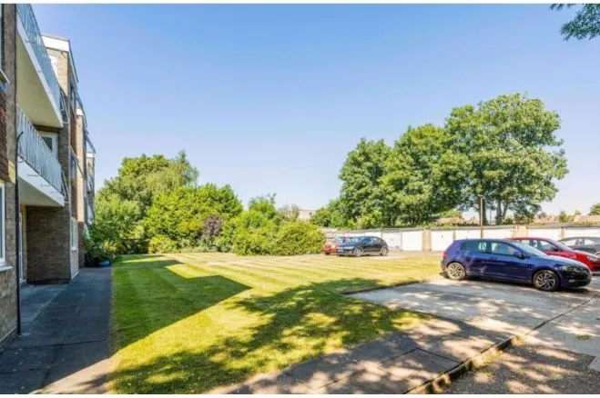 Robin Hood Lane, Sutton, SM1, photo 17