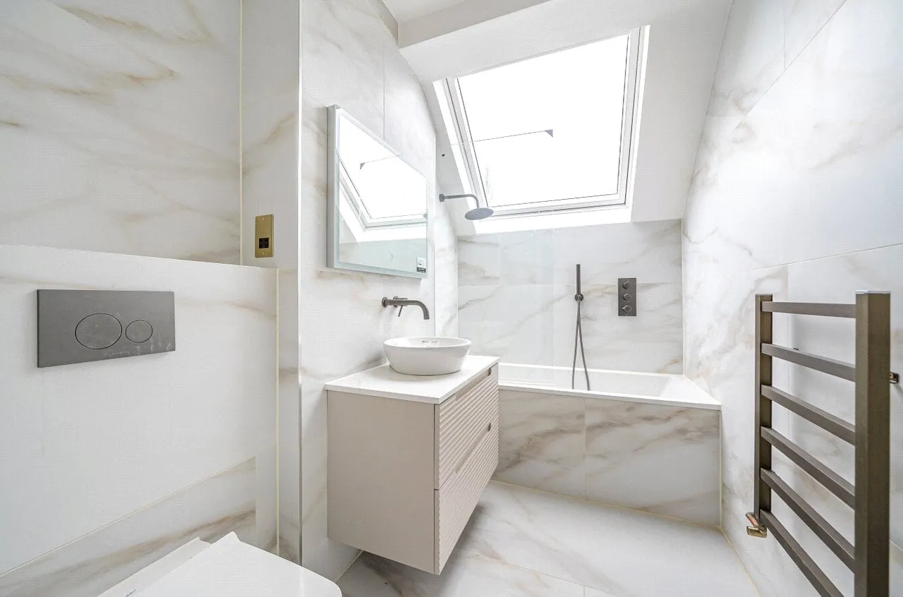 White Orchards, Totteridge, London, N20 8AQ, photo 19