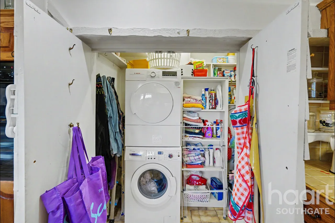 Chase Road, London, N14, photo 27