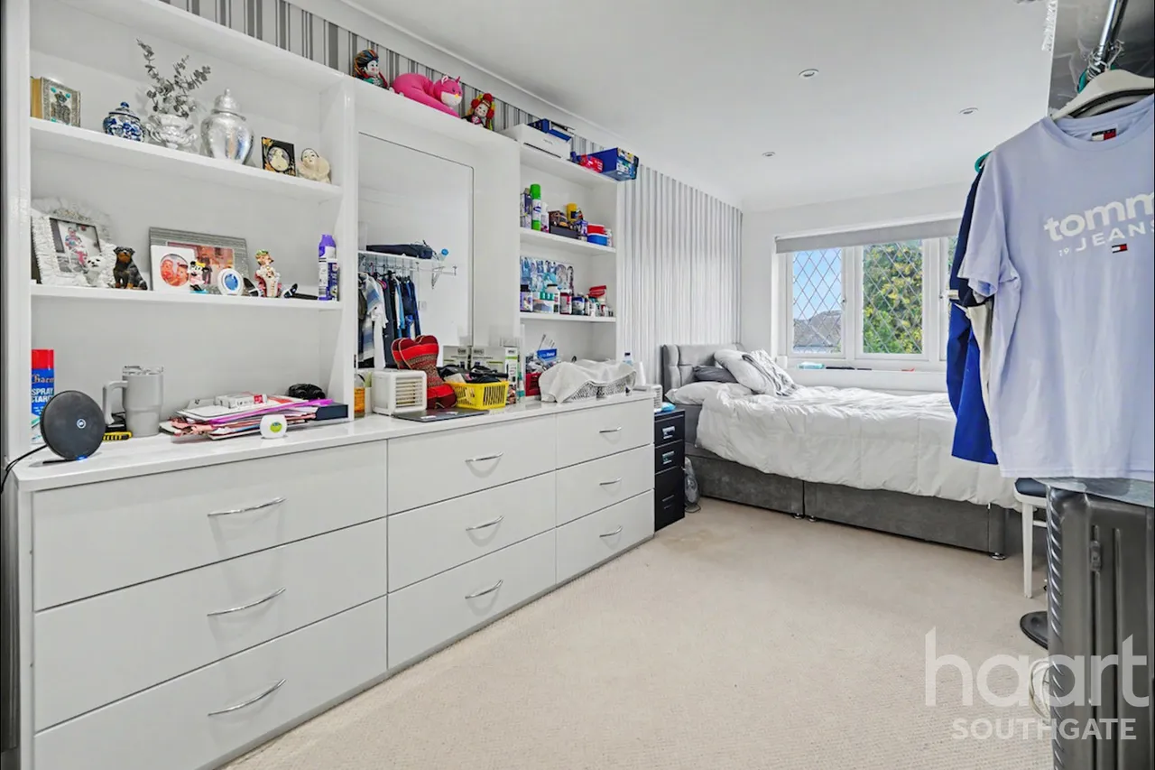 Chase Road, London, N14, photo 40