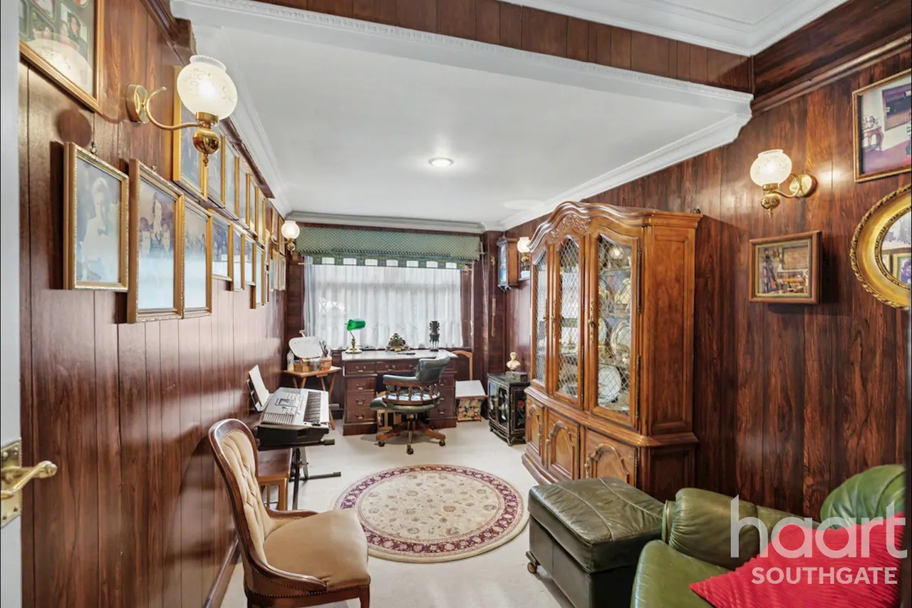 Chase Road, London, N14, photo 14