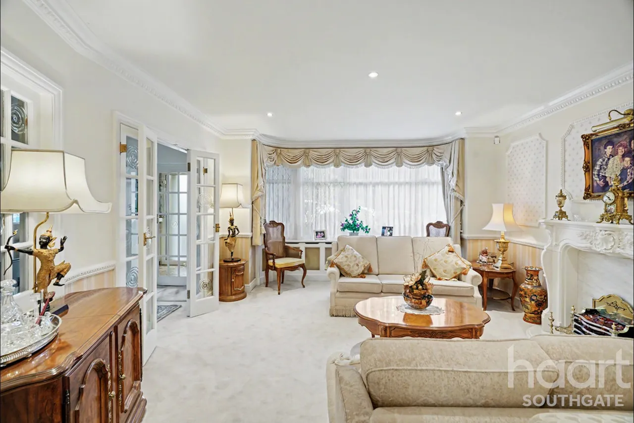 Chase Road, London, N14, photo 9