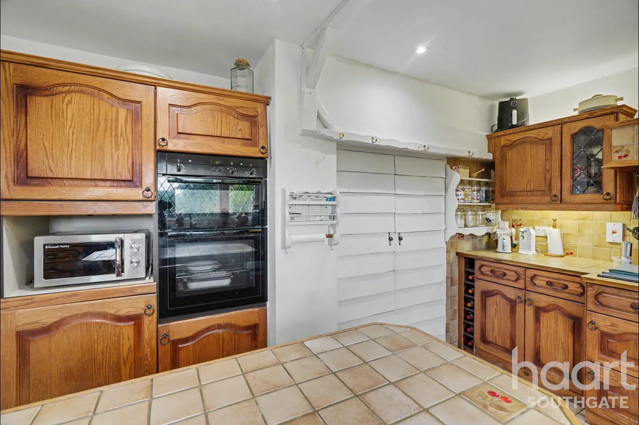 Chase Road, London, N14, photo 25