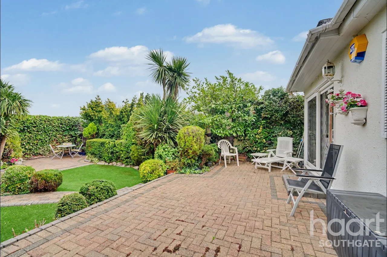 Chase Road, London, N14, photo 28